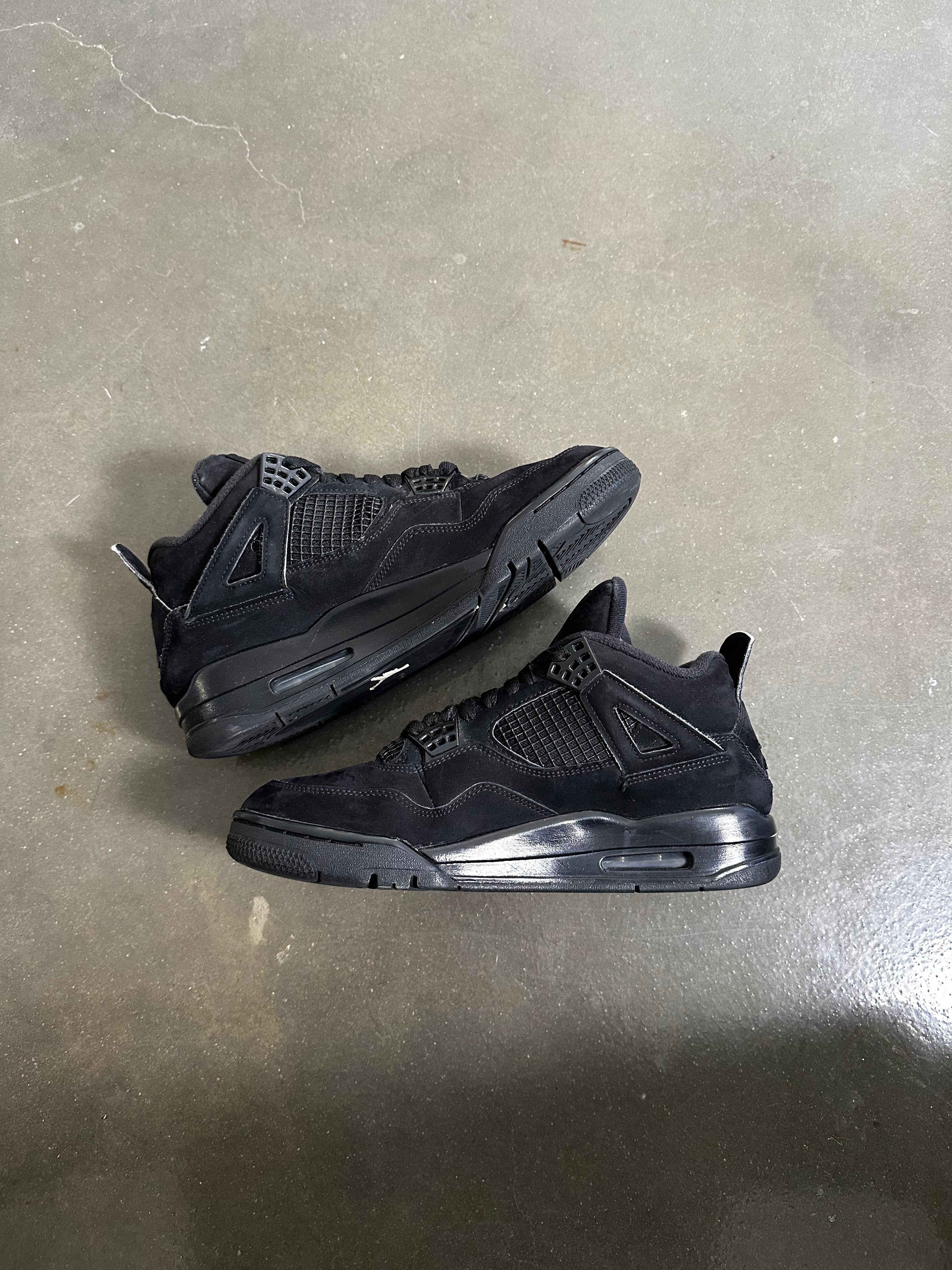 JORDAN 4 BLACK CAT (9.5)